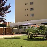 אכסניה Estrella De Mar Youth *