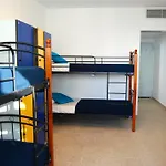 אכסניה Estrella De Mar Youth *