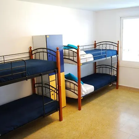 Estrella De Mar Youth Albergue