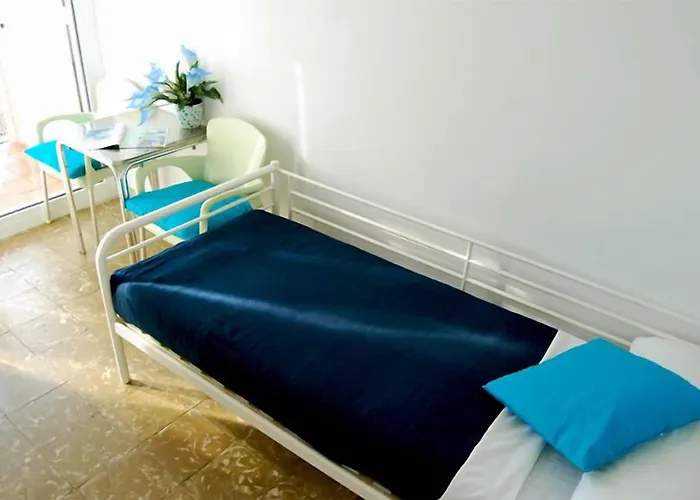 Estrella De Mar Youth Hostel *